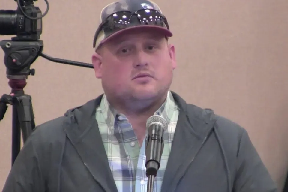 മാസ്ക് ധരിക്കുന്നതിനെതിരെ ടെക്‌സസില്‍ പ്രതിഷേധറാലികള്‍ സംഘടിപ്പിച്ച നേതാവ് ഒടുവില്‍ കോവിഡിന് കീഴടങ്ങി