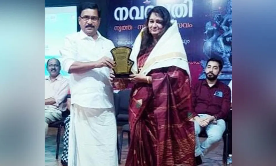 അഹല്യ സാഹിത്യ പുരസ്കാരം ഡോ. അശോക് ഡിക്രൂസിനും റണ്ണർ അപ് സിജിത അനിലിനും