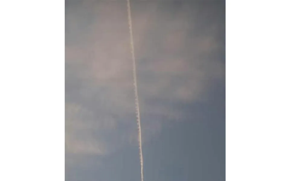 പുകമലിനീകരണം ആകാശത്തും ?