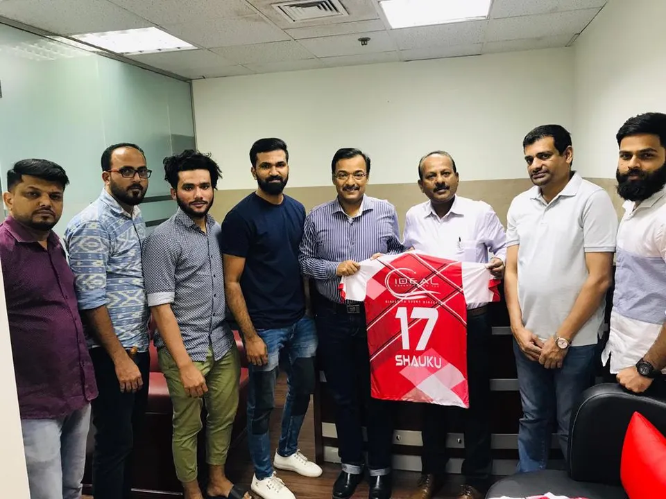 ദുബൈ മൊബൈൽ മാർക്കറ്റ് ക്രിക്കറ്റ് ലീഗ് സീസൺ 2 ടെറിഫിക് ഹിറ്റെർസ് ടീമിന്റെ ജേഴ്സി പ്രകാശനം ചെയ്തു