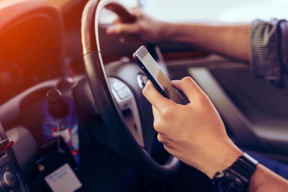 വാഹനപകടങ്ങളില്‍ നിന്നും ആപ്പിള്‍ ഐഫോണ്‍ രക്ഷിക്കും; പുതിയ ഫീച്ചര്‍ ഇങ്ങനെ