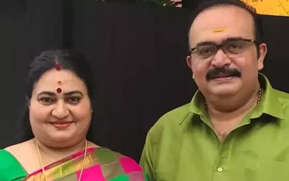 സായ് കുമാറും ബിന്ദു പണിക്കരും തമ്മില്‍ പിരിഞ്ഞോ ? വാര്‍ത്ത വ്യാജന്‍ ! സായ് കുമാറും ബിന്ദുവും പറഞ്ഞതിങ്ങനെ ! ശരിവച്ച് ബിന്ദുവിന്‍റെ മകളും !