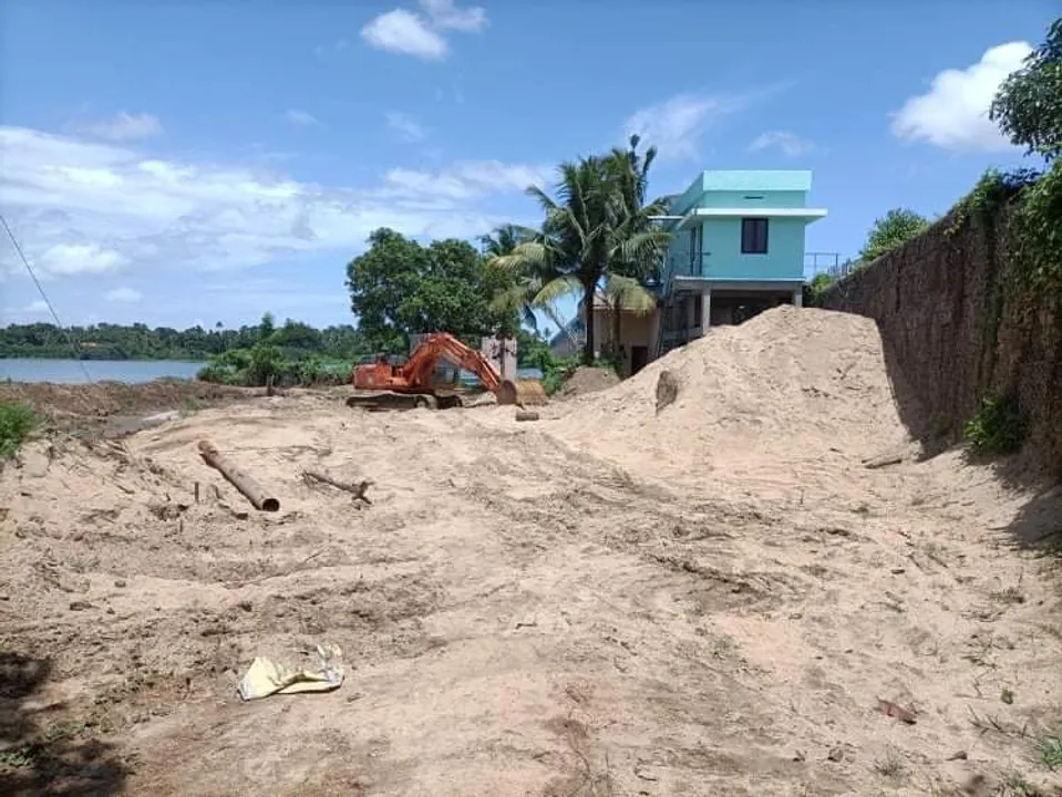 പെരിയാറിന്റെ തീരത്തെ മണൽക്കൊള്ള പൊളിച്ച് പഞ്ചായത്ത് അഗംങ്ങളും, പരിസരവാസികളും