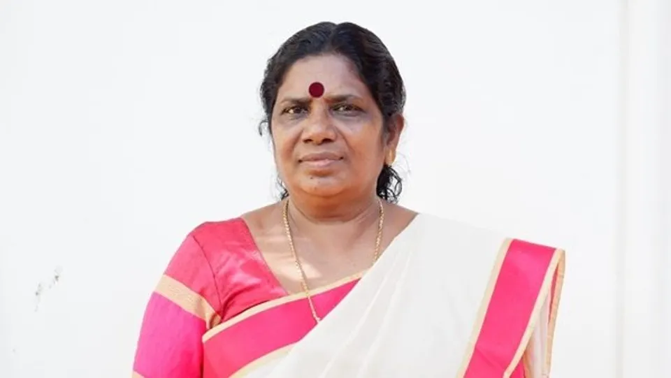 സംസ്ഥാനം കടുത്ത സാമ്പത്തിക പ്രതിസന്ധിയില്‍ നട്ടം തിരിയുമ്പോള്‍ ഖജനാവില്‍ നിന്നും പണമെടുത്ത് മന്ത്രിയുടെ ഊരുചുറ്റല്‍ ! മൃഗസംരക്ഷണ വകുപ്പ് മന്ത്രി ജെ ചിഞ്ചുറാണിയുടെ യാത്ര യുഎഇയിലേക്ക്. ചിഞ്ചുറാണി മെയ് അഞ്ചു മുതല്‍ ഒമ്പതുവരെ യുഎഇയിലേക്ക് പോകുന്നത് കുടുംബ സംഗമത്തില്‍ പങ്കെടുക്കാന്‍ ! ട്രഷറിയില്‍ പണമില്ലാത്തതിനാല്‍ 25 ലക്ഷം രൂപയക്ക് മുകളിലുള്ള ബില്ലുകള്‍ മാറാതെ തടഞ്ഞുവയ്ക്കുമ്പോള്‍ പൊതുപണം എടുത്തുള്ള മന്ത്രിയുടെ യാത്ര വിവാദത്തില്‍
