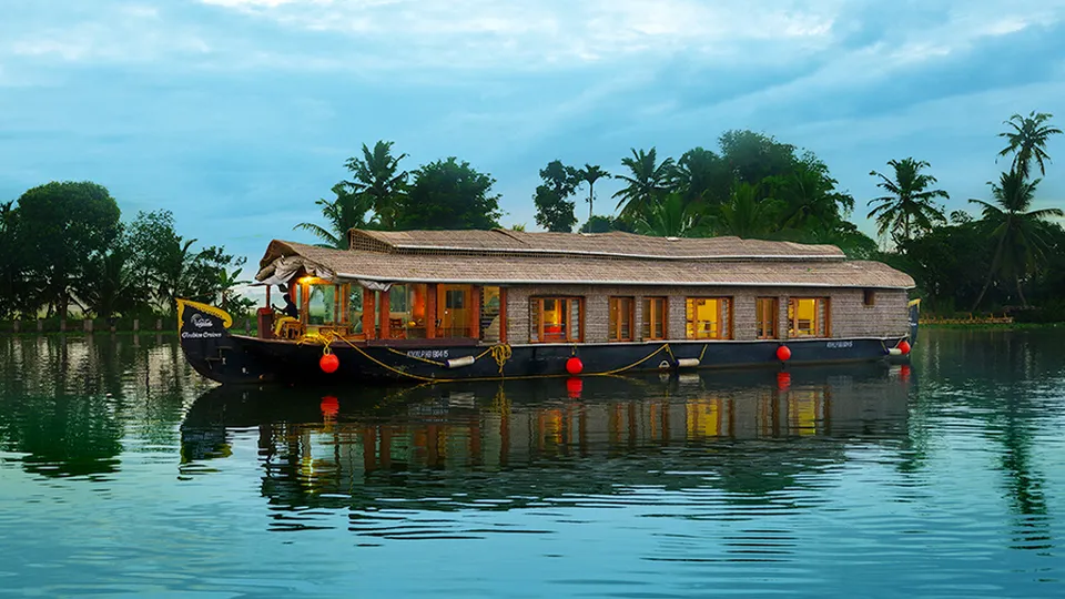കേരളത്തിന്റെ ടൂറിസം വളർച്ച 72.48 ശതമാനം, ഈ വർഷം ആദ്യ പാദത്തിലെത്തിയത് 38 ലക്ഷം ആഭ്യന്തര വിനോദ സഞ്ചാരികൾ; വിനോദ സഞ്ചാരികളുടെ വരവിൽ എറണാകുളം ഒന്നാമത്, കൊവിഡിന് പിന്നാലെ ടൂറിസം മേഖല കരുത്താർജ്ജിക്കുന്നു; കാരവൻ പാർക്കും കാരവൻ ടൂറിസവും കേരളാ ടൂറിസത്തിന് തിലകക്കുറിയാകുന്നു, പ്രതിസന്ധികൾക്കൊടുവിൽ പ്രതീക്ഷകൾക്ക് നടുവിൽ ഇന്ന് ലോക വിനോദസഞ്ചാര ദിനം !