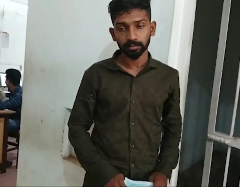 ബന്ധത്തിൽ നിന്ന് പിന്മാറിയത് പകയായി; സ്വകാര്യ വാട്സാപ്പ് സന്ദേശങ്ങൾ പുറത്തുവിടുമെന്ന് കാമുകന്റെ ഭീഷണി,  പ്ലസ്ടു വിദ്യാർഥിനി  തൂങ്ങിമരിച്ച സംഭവത്തിൽ യുവാവ് പിടിയിൽ