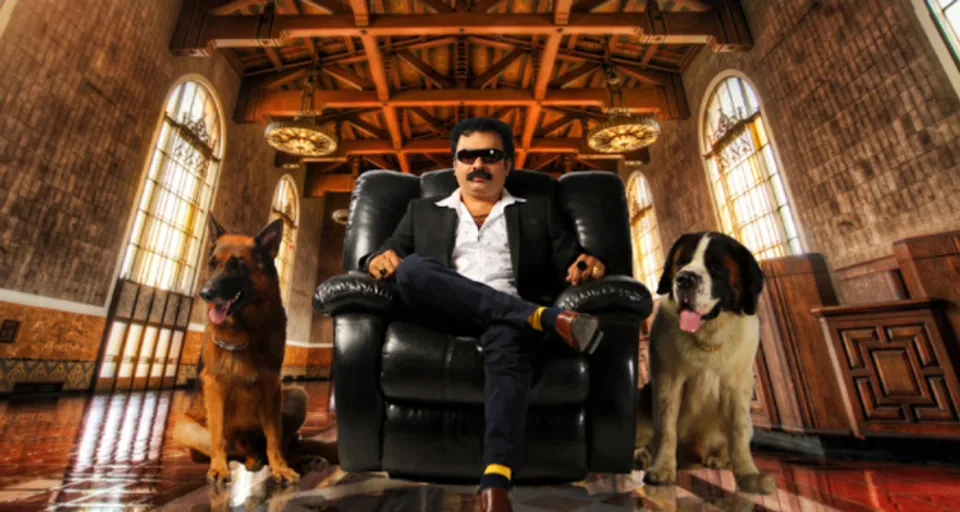 ചേര്‍ത്തലയിലെ ആശാരിയുണ്ടാക്കിയ കടപ്പക്കോല് കണ്ടിട്ട് ക്രിസ്തുവിനും മുമ്പുള്ള മോശയുടെ അംശവടിയെന്ന് കരുതി മുത്തിയിട്ട് പോന്ന ബിഷപ്പുമാര്‍ വരെയുണ്ട്. 2 ലക്ഷത്തി 60000 കോടി അക്കൗണ്ടിലുണ്ട് എന്ന് ഒരു ഫ്രോഡ് പറഞ്ഞപ്പോള്‍ ആ സംഖ്യ പണ്ട് മന്‍മോഹന്‍ സിങ്ങ് അവതരിപ്പിച്ച കേന്ദ്ര ബജറ്റിലെ ആകെ സംഖ്യയേക്കാള്‍ അധികമാണെന്നറിയാതെ ആര്‍ത്തി മൂത്ത് ഓടിക്കൂടിയവരെയൊക്കെ ചാട്ടകൊണ്ട് അടിക്കുകയല്ലേ വേണ്ടത് - ദാസനും വിജയനും എഴുതുന്നു !