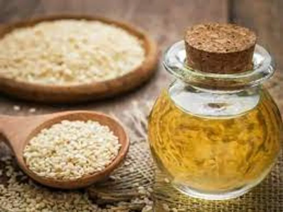 മുഖത്തെ ബ്ലാക്ക്‌ഹെഡ്‌സ് മാറാൻ എള്ളെണ്ണ ഇങ്ങനെ ഉപയോഗിക്കൂ..