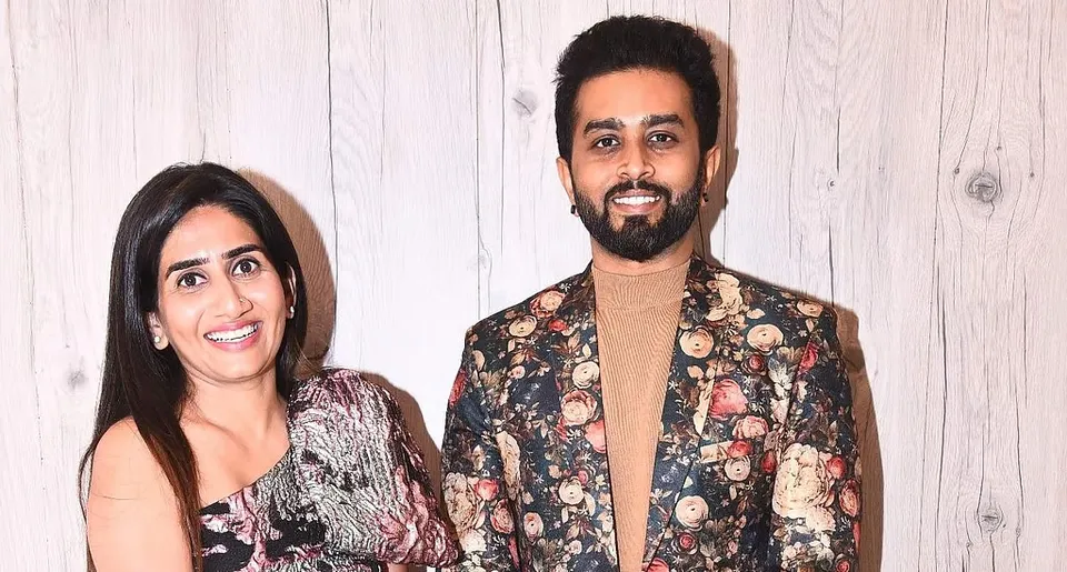 Who is Murali Vijay's wife?