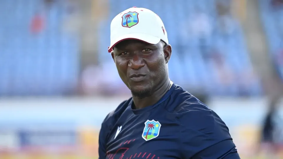 Daren Sammy fined 15% of his match fees for criticizing third umpire