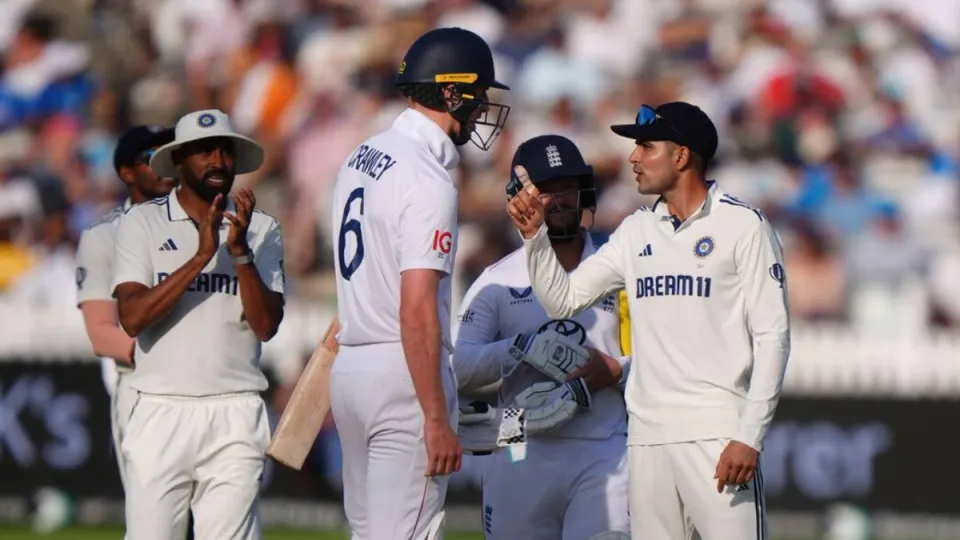 Jonathan Trott slams Indian captain for last over drama on Day 3