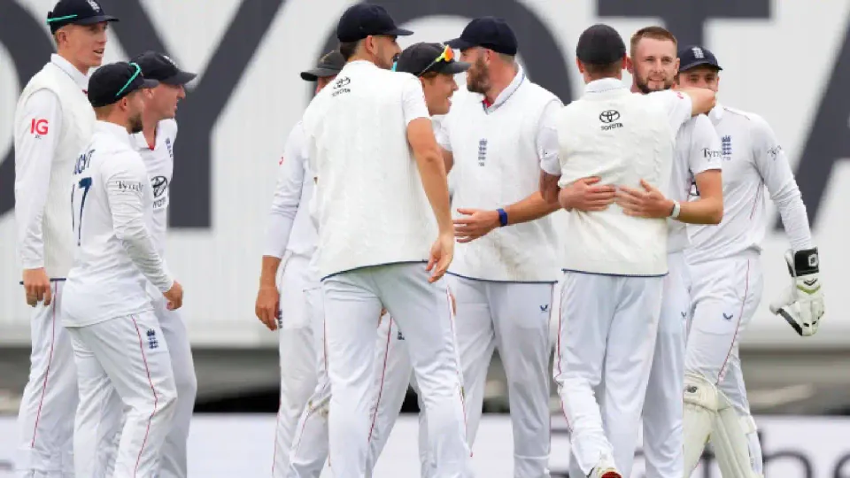 Michael Clarke slams England team for not winning Anderson-Tendulkar Trophy