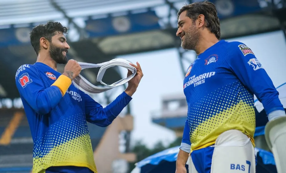 Ravindra Jadeja and MS Dhoni (Source - Twitter)
