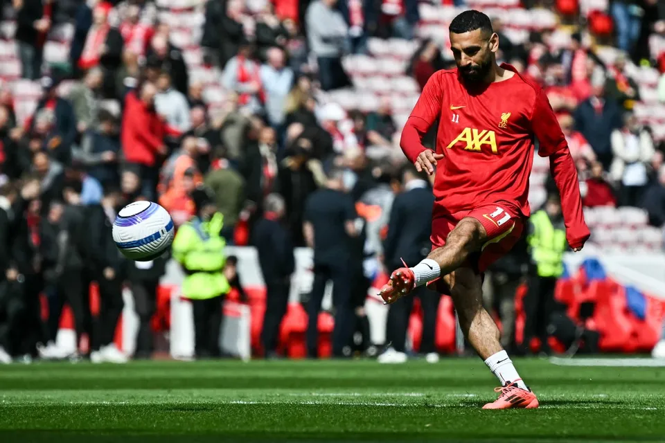 Liverpool Edge Closer to Premier League Glory as United Crumble and Spurs Stumble Again