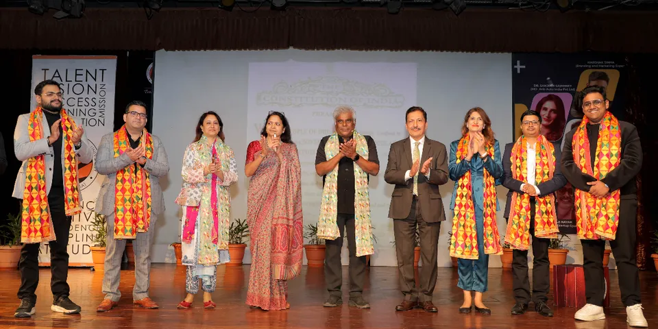 LPU Pro-Chancellor Dr. Rashmi Mittal, motivational speaker Ashish Vidyarthi and other delegates present during Bizconfluence 2024 at LPU campus.jpg