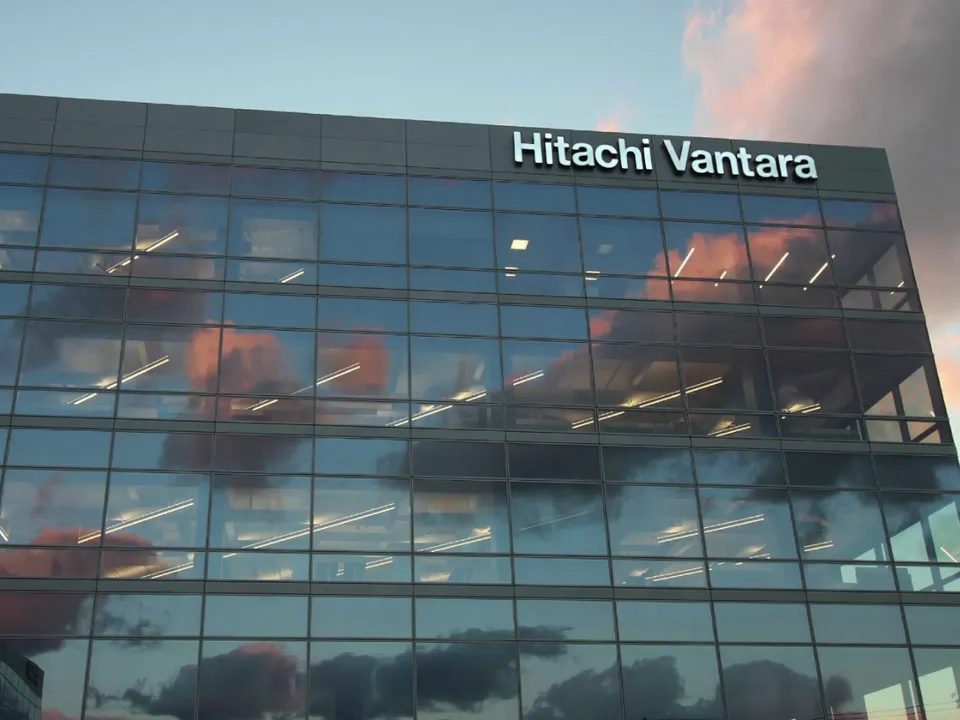 HitachiVantara-.png