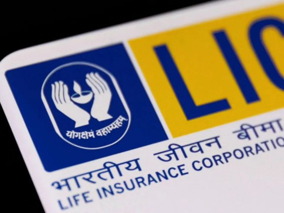 LIC Unveils WhatsApp Bot Option for Online Premium Payment