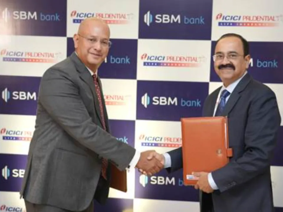 Mr Ashish Vijayakar, MD & CEO, SBM Bank (India) Ltd. and Mr Anup Bagchi, MD and CEO,  ICICI Prudential Life Insurance Company Ltd.