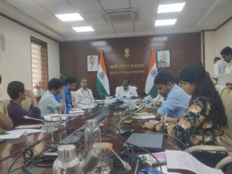 Govt Launches Scheme to Boost Electric Passenger Car Production