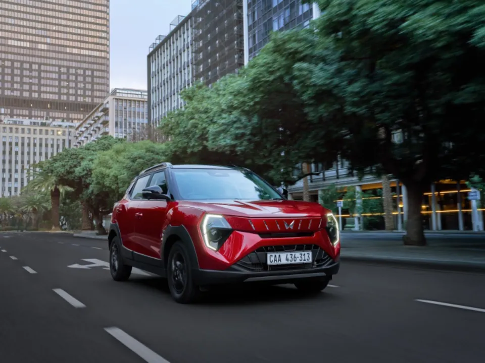 Mahindra XUV3XO REVX