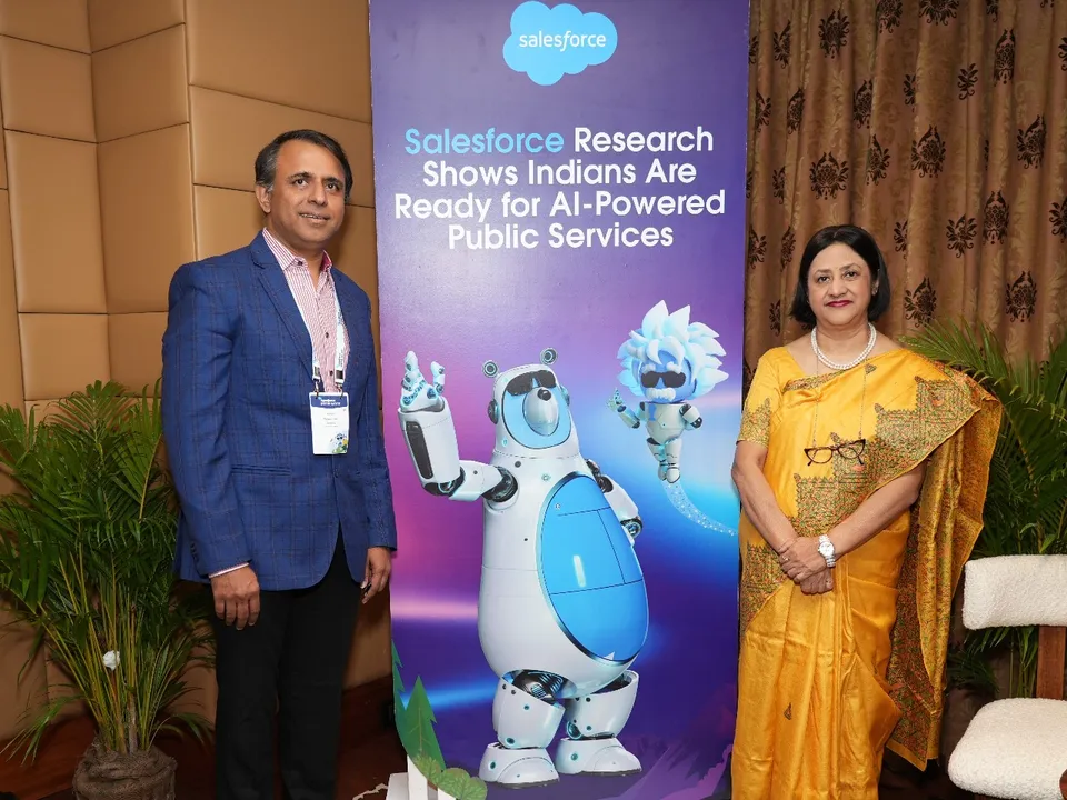 L-to-R Deepak-Pargaonkar VP-Solution-Engineering Salesforce-India Arundhati-Bhattacharya President-CEO Salesforce-South-Asia.jpg (1)
