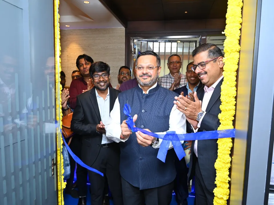 Avinash Satwalekar Inaugrating the Mangalore Franklin Templeton office (1)