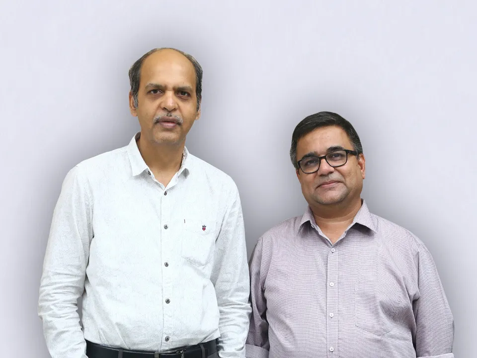 L - Kapil Raizada Co-founder and President  R - Manish Rathi Co-founder and CEO IntrCity SmartBus (1).jpg
