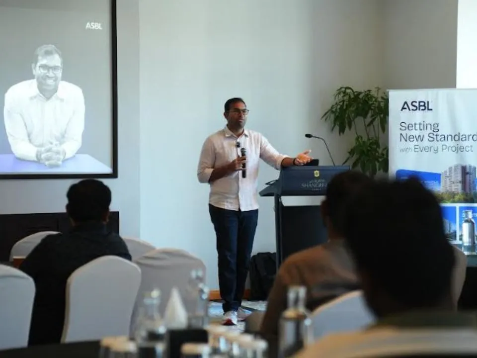 Ajitesh Korupolu interacting with NRIs in Dubai UAE