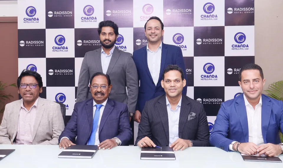 Signing_Park Inn by Radisson ECR.jpg