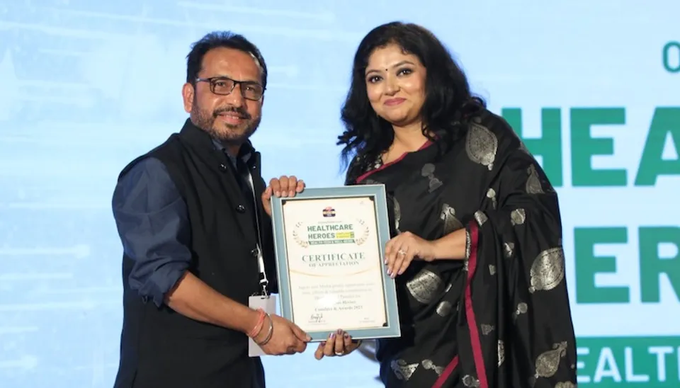 CS Jadhav, Promoter & Director, Instashield with Megha Mamgain, AVP – Business Head, Health & Lifestyle at the award ceremony