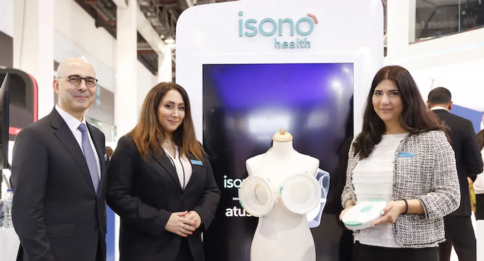 Akram Bouchenaki, Maryam Ziaei and Shadi Saberi with the ATUSA scanner at Arab Health 2023
