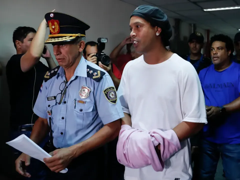 Ronaldinho prison