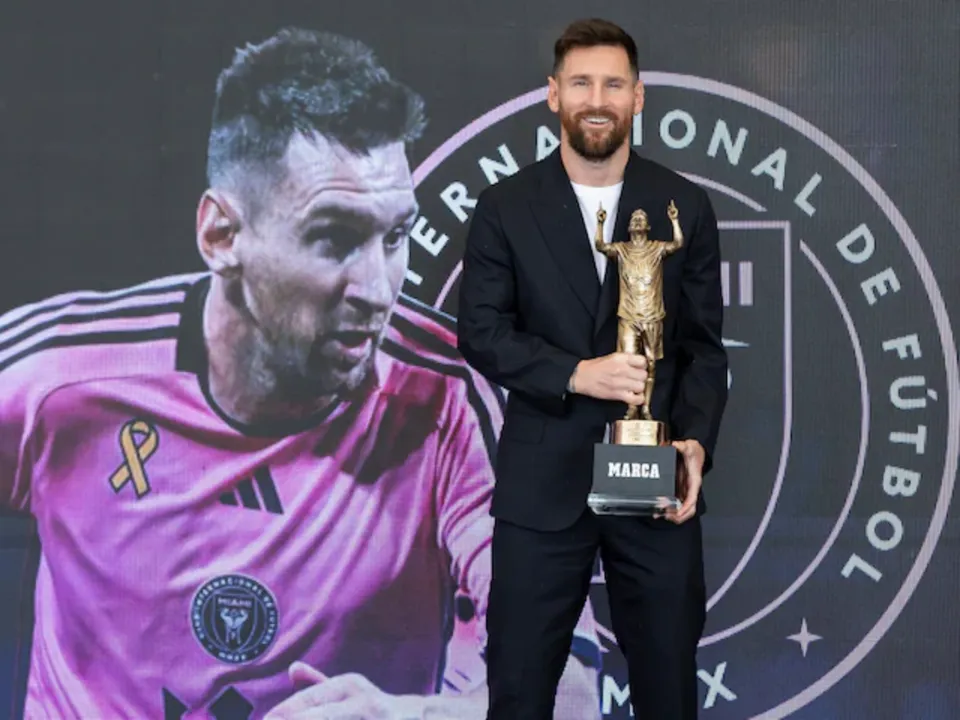 Lionel Messi GOAT award