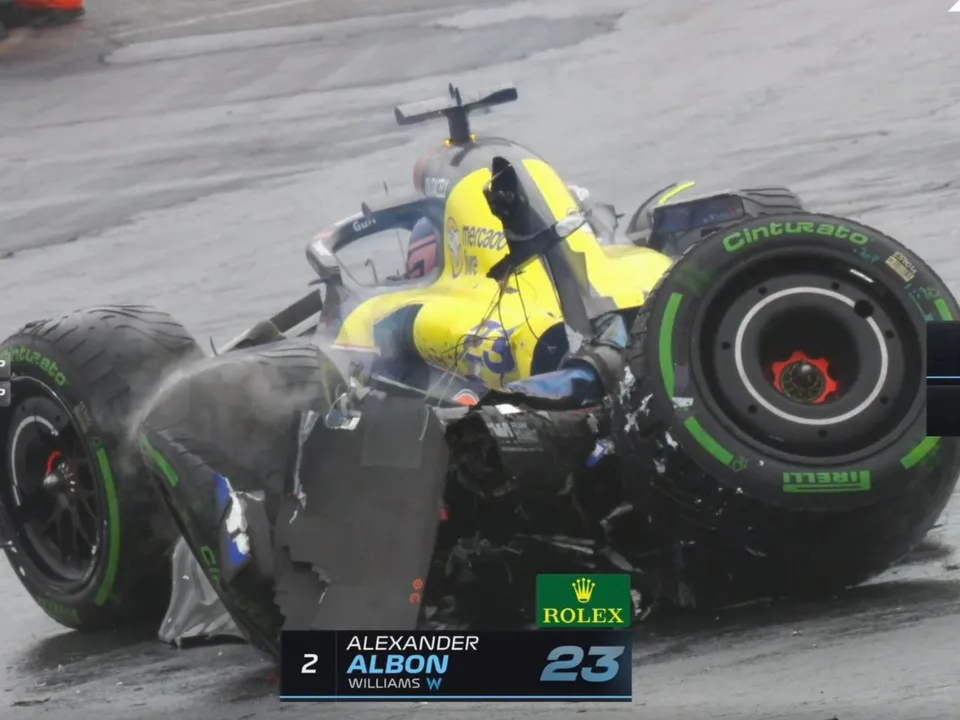 Albon Crash (2)