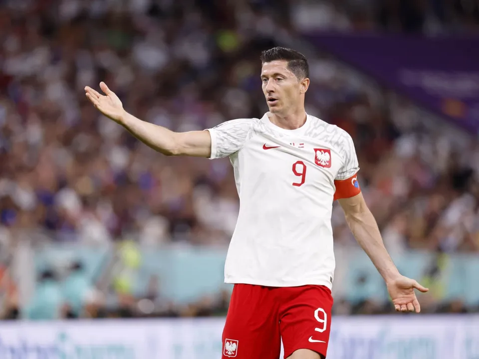 Robert Lewandowski to Manchester United
