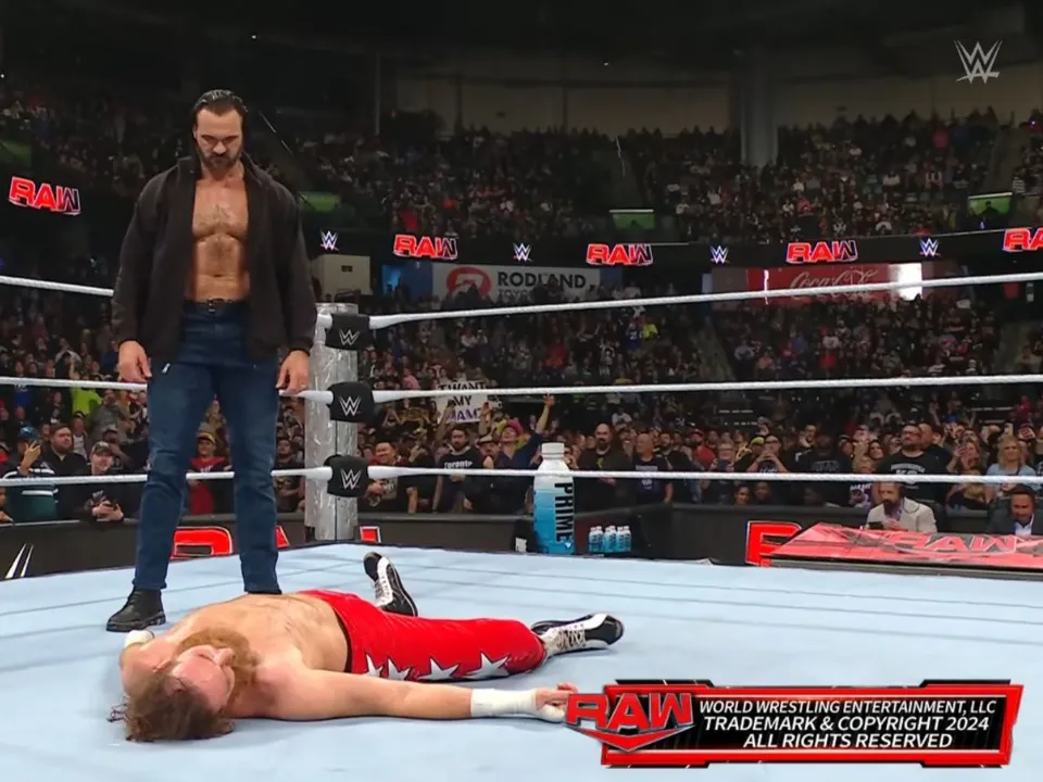 WATCH: Drew McIntyre returns, attacks Sami Zayn after his match against Seth Rollins on WWE Raw