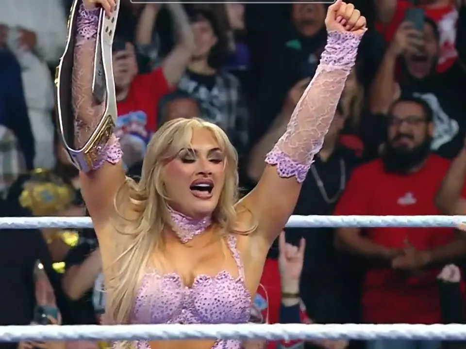 WATCH: Tiffany Stratton successfully cashes in MITB contract to become new world champion on WWE Smackdown