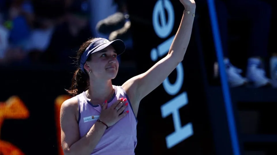 Eva Lys storms into last 16