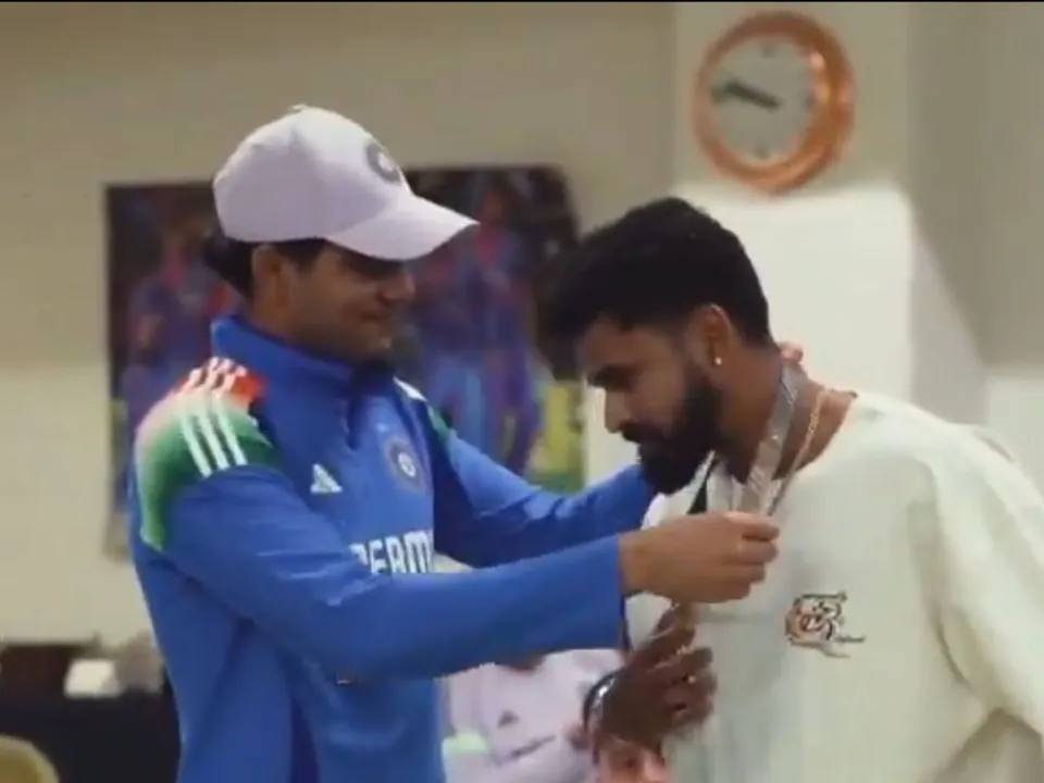 Shreyas Iyer wins best fielder medal