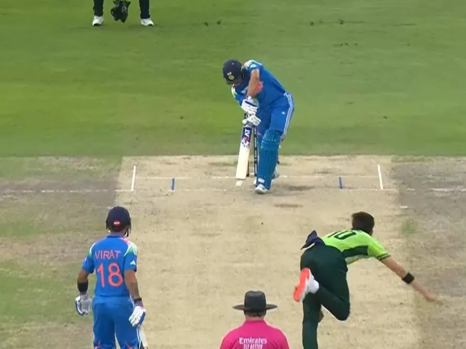 Shubman GIll straight drive against Shaheen Shah Afridi