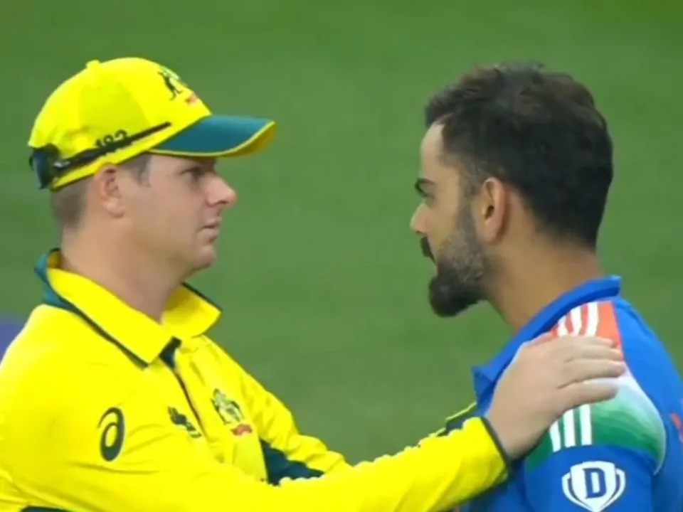 Steve Smith and Kohli hug after match