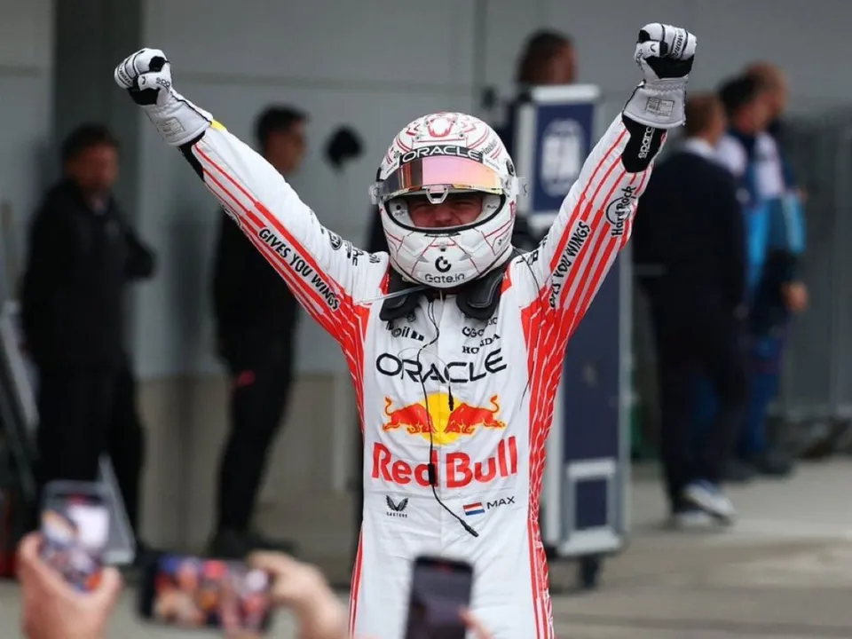Max Verstappen winning 2025 Japanese GP at Suzuka circuit