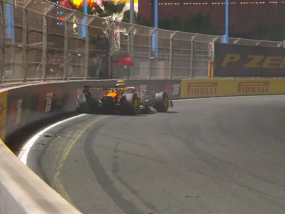 Lando Norris crash at 2025 Saudi Arabian GP qualifying
