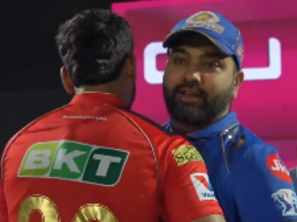 Rohit Sharma hugging Shreyas Iyer after PBKS beat Mi by 7 wickets