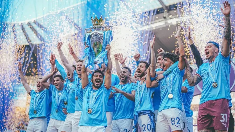 The documentary shows how the players went about their business while enroute to the treble