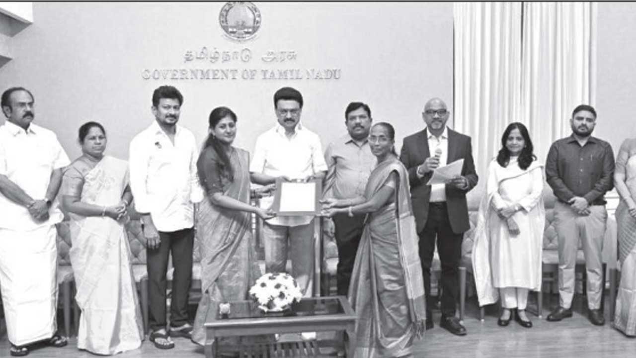 எளிமை ஆளுமை திட்டம்