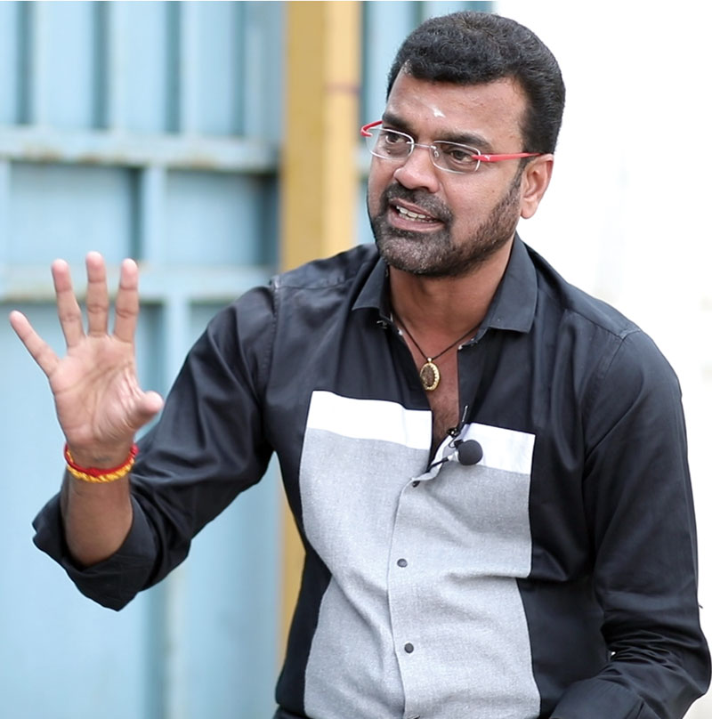 நான் சிரித்துக்கொண்டே அழுகின்றேன்... -தாடி பாலாஜி வாழ்வில் புயல்!