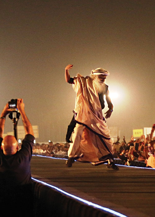 "இது சிவராத்திரியல்ல… ஈஷாவின் கும்மாள ராத்திரி'!-குமுறும் பக்தர்கள்!