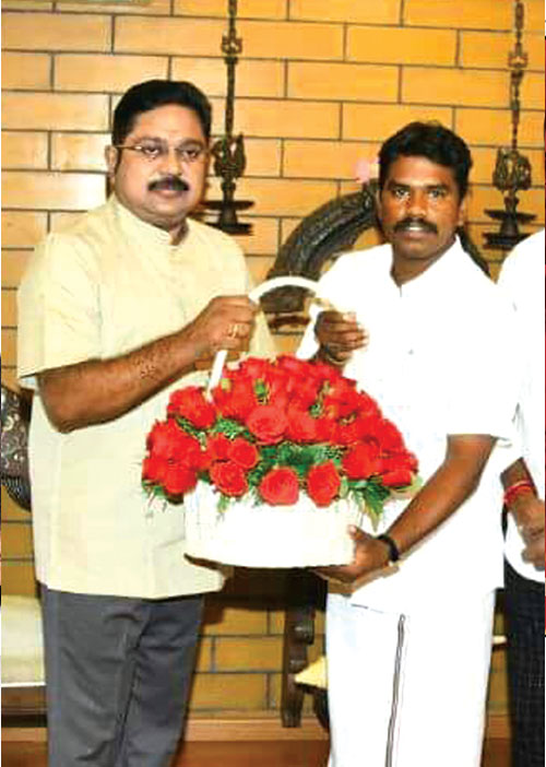 அணி மாறிய எம்.எல்.ஏ.!தினகரனிடம் தாவும் மந்திரிகள்!