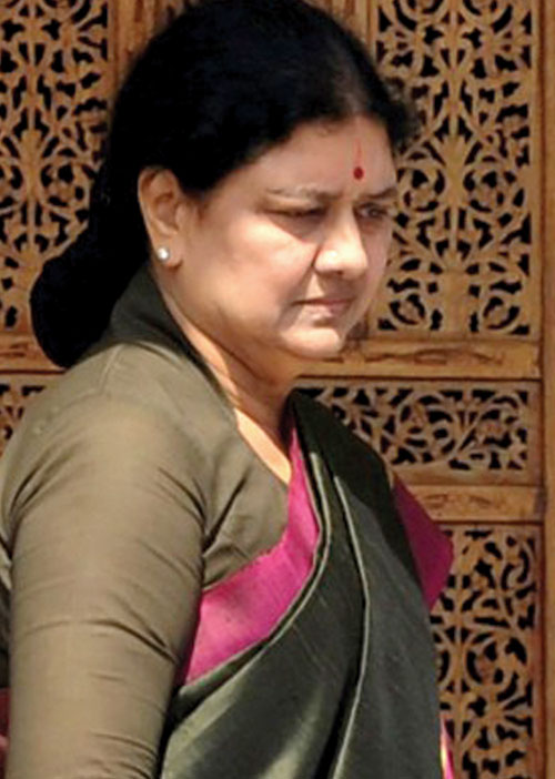 விசாரணைக் கமிஷனில் சேம்சைடு கோல்! -சசி டென்ஷன்!